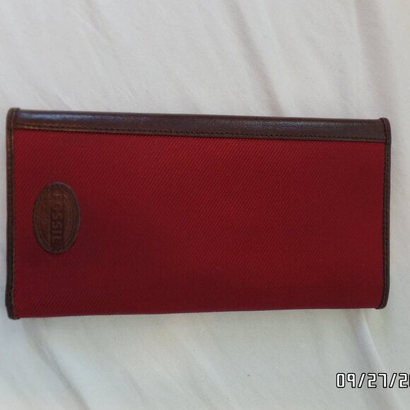Fossil Passport Holder and Wallet - Picture 1 of 9
